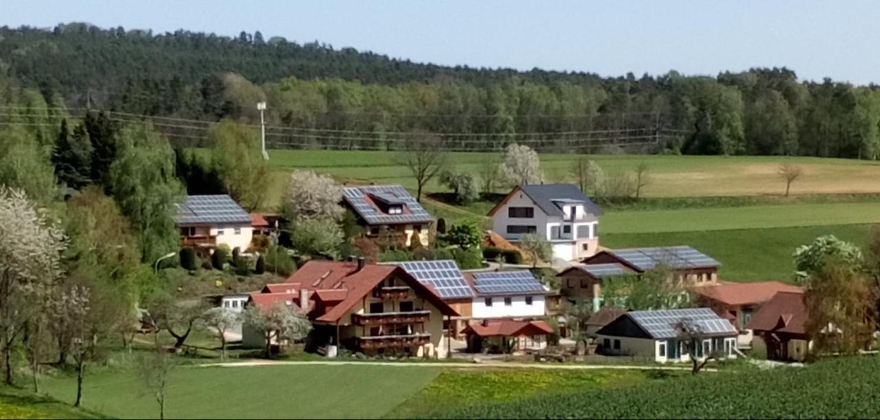 Apartment Mit Gartenblick Eckersdorf Екстериор снимка